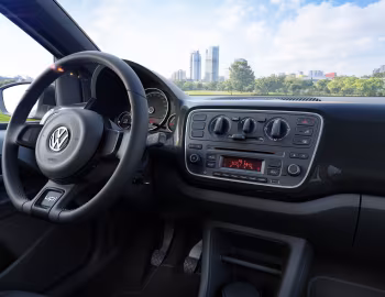 Интерьер Volkswagen up! "Run" 5-door [Brazil] '2016