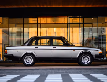 Volvo 240 GLE [Japan] (P244) '1988–93