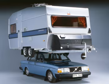 1983–84 Volvo 240 GLE [Worldwide] (P244) '1982–84