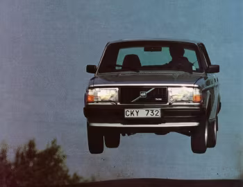 1983–84 Volvo 240 Turbo [Worldwide] (P244) '1982–84