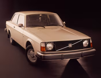 1975–77 Volvo 242 L [Worldwide] (P242) '1974–77