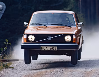 1975–77 Volvo 244 DL [Worldwide] (P244) '1974–77