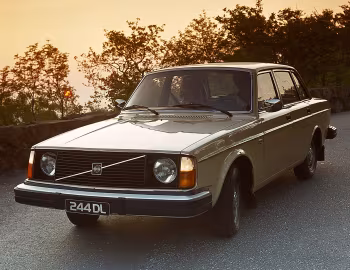 1975–77 Volvo 244 DL [Worldwide] (P244) '1974–77