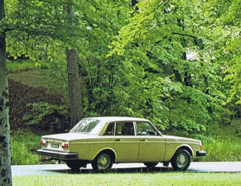 1975–77 Volvo 244 DL [Japan] (P244)