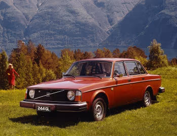 1975–77 Volvo 244 GL [Worldwide] (P244) '1974–77