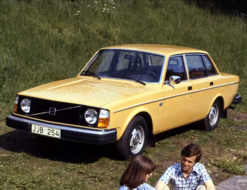 1975–77 Volvo 244 DL [Worldwide] (P244) '1974–77
