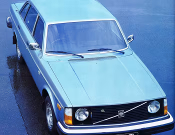 1975–77 Volvo 244 GL [Japan] (P244)
