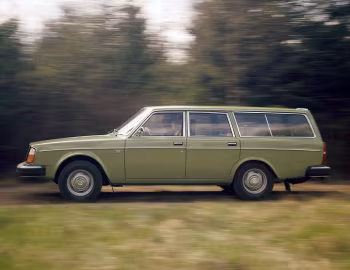 1975–77 Volvo 245 DL [Worldwide] (P245)
