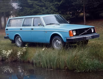 1976–77 Volvo 245 DL [North America] (P245) '1975–77