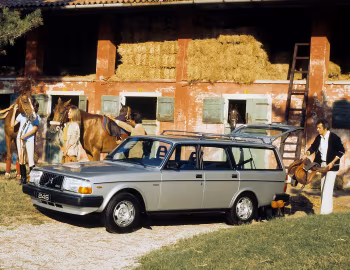 1981–82 Volvo 245 GLE [Worldwide] (P245) '1980–82