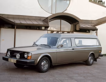 1975–77 Volvo 245 Hearse