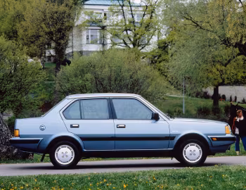 Volvo 360 Sedan '1985–90