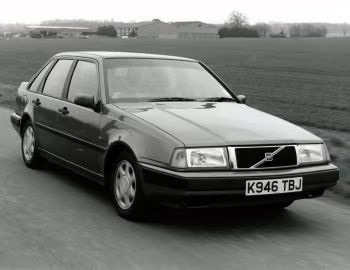 Volvo 440 Turbo [UK-spec] '1988–93