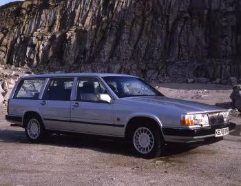 Volvo 940 Kombi [UK-spec] '1991–98