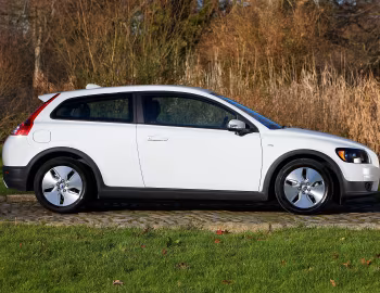 Volvo C30 1.6D DRIVe [UK-spec] '01–10.2009