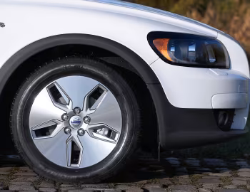 Volvo C30 1.6D DRIVe [UK-spec] '01–10.2009
