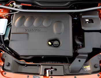 Sob o capô Volvo C30 2.0D [UK-spec] '2010–13