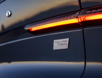 Volvo C40 Recharge Twin Ultimate [UK-spec] '2023–24