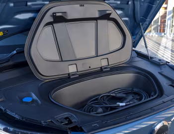 Sous la capuche Volvo C40 Recharge Twin Ultimate [UK-spec] '2023–24