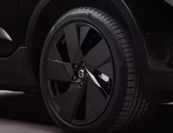 Volvo EC40 "Black Edition" [Worldwide] '2024–pr.