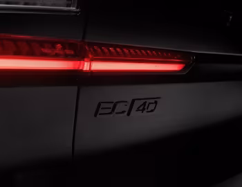 Volvo EC40 "Black Edition" [Worldwide] '2024–pr.