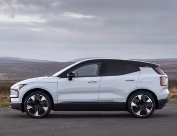 Volvo EX30 [UK-spec] '2024–pr.
