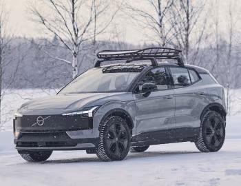 Volvo EX30 Cross Country Twin Performance [Worldwide] '2025–pr.