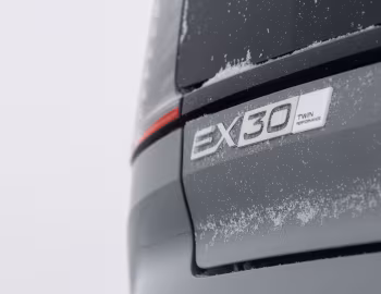Volvo EX30 Cross Country Twin Performance [Worldwide] '2025–pr.