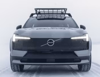 Volvo EX30 Cross Country Twin Performance [Worldwide] '2025–pr.