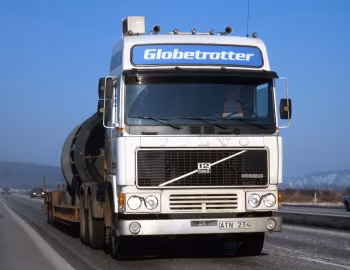 Volvo F12 6×4 tractor Globetrotter cab '1979–82