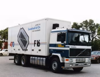 Volvo F16 6×2 rigid Sleeper cab with Bussbygg body '1988