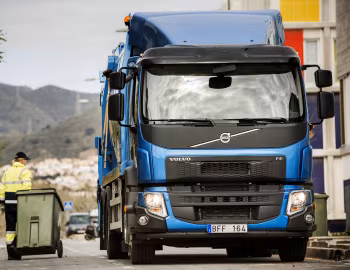 Volvo FE 320 6×2 rigid Sleeper cab Refuse truck '2013–pr.
