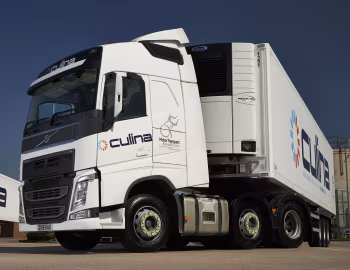 Volvo FH 460 6×2 tractor Globetrotter cab [UK-spec] '2013–pr.