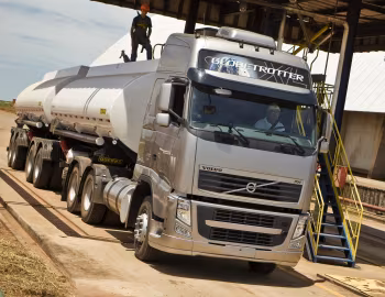 Volvo FH 480 6×4T Globetrotter XL cab [Brazil] '2010–pr.
