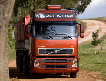Volvo FH 520 6×2T Globetrotter cab [Brazil] '2006–11