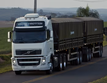 Volvo FH 540 6×2T Globetrotter XL cab [Brazil] '2012–13