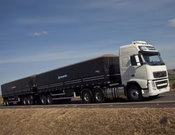 Volvo FH 540 6×2T Globetrotter XL cab [Brazil] '2012–13