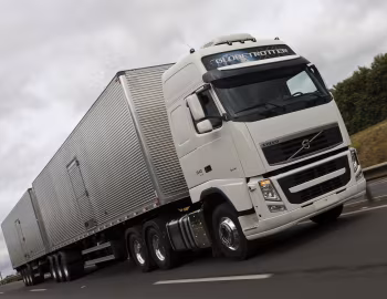 Volvo FH 540 6×2T Globetrotter XL cab [Brazil] '2012–13