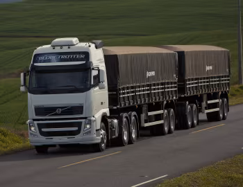 Volvo FH 540 6×2T Globetrotter XL cab [Brazil] '2012–13