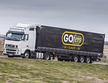 Volvo FH 440 4×2T Globetrotter cab [Brazil] '2006–11