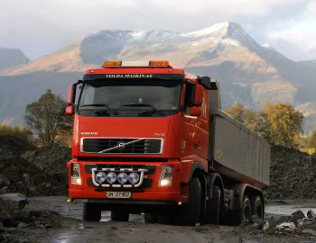 Volvo FH12 420 8×4 rigid Sleeper cab with tipper body '2002–05