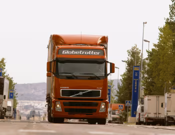 Volvo FH12 500 4×2 tractor Globetrotter cab '2002–05