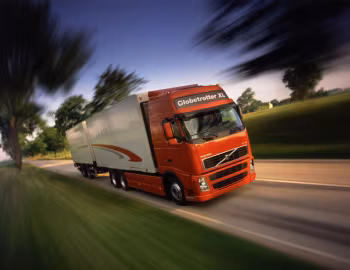 Volvo FH12 500 6×2 rigid Globetrotter XL cab '2002–05