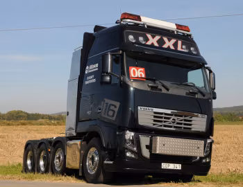 Volvo FH16 600 8×4 tractor Globetrotter XXL cab '2009–12