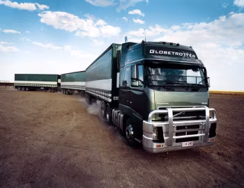 Volvo FH16 610 6×4 tractor Globetrotter XL cab [Australia] '2003–08