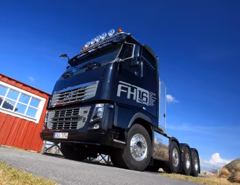 Volvo FH16 660 8×4 tractor Globetrotter cab '2008–12