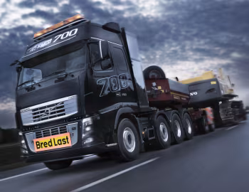 Volvo FH16 700 8×4 tractor Globetrotter cab '2009–12
