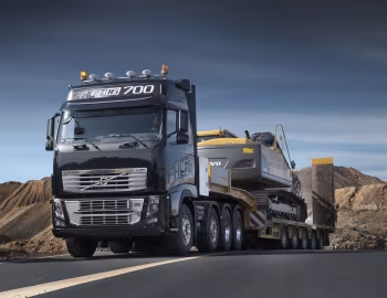 Volvo FH16 700 8×4 tractor Globetrotter cab '2009–12
