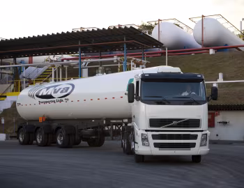 Volvo FH 400 6×2T Sleeper cab [Brazil] '2006–11