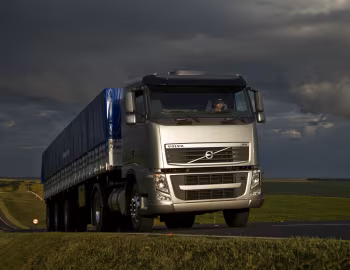 Volvo FH 440 4×2T Sleeper cab [Brazil] '2010–н.ч.
